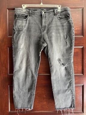 Old Navy Women’s Gray Distressed Boyfriend Jeans